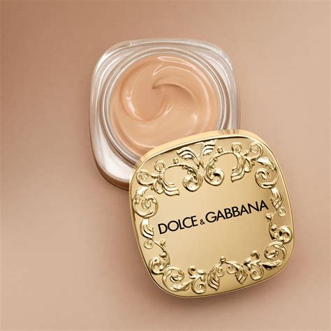 dolce and gabbana gloriouskin foundation.